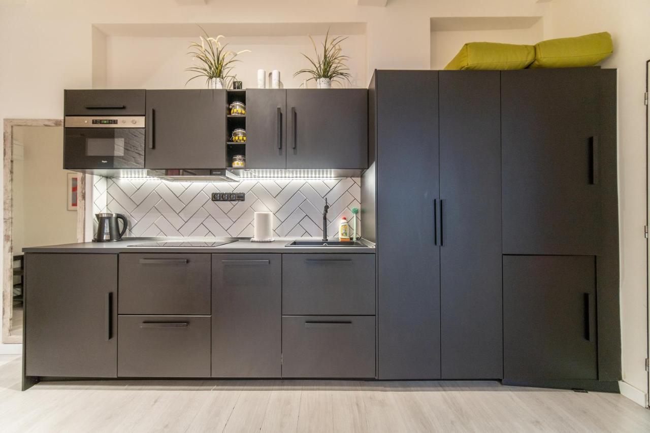 Sunny Central Apartment On Wenceslas Square By Easybnb Praga Esterno foto