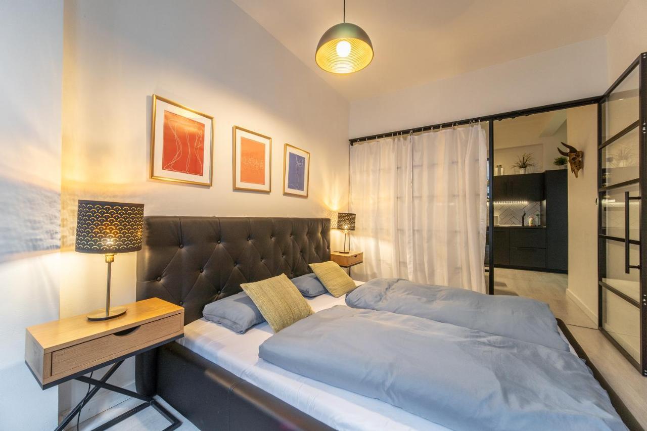 Sunny Central Apartment On Wenceslas Square By Easybnb Praga Esterno foto